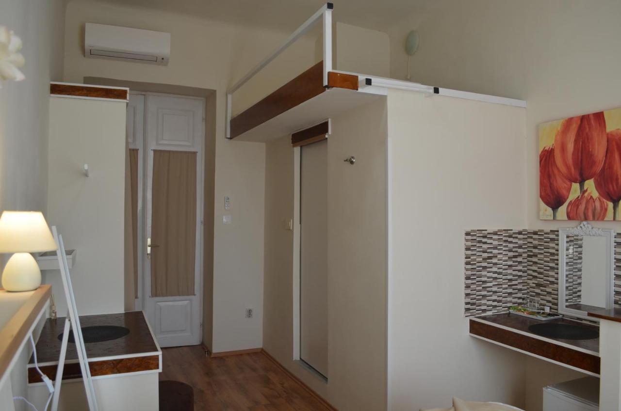 Rooms & Apartments Infinity 里耶卡 外观 照片