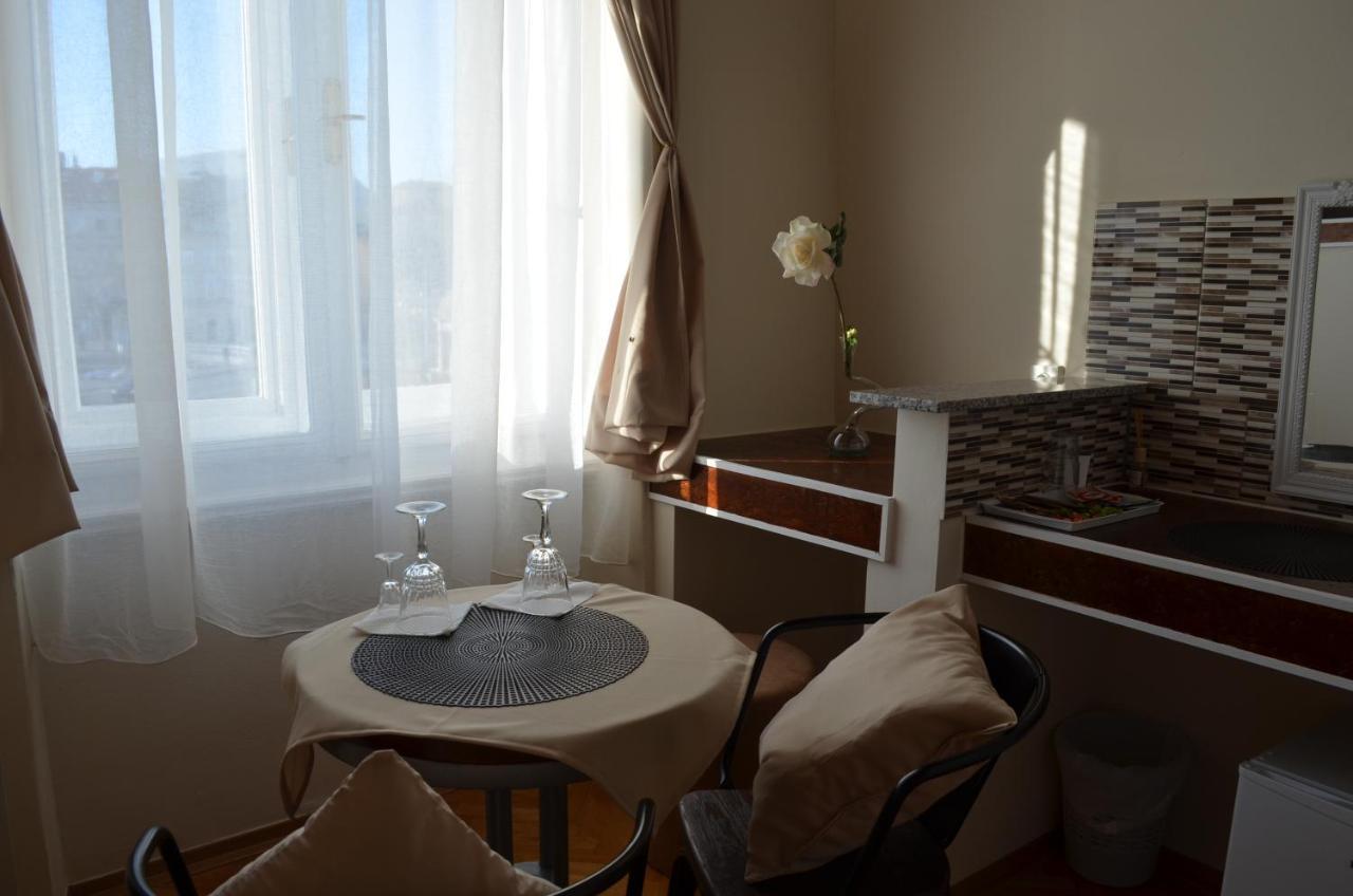 Rooms & Apartments Infinity 里耶卡 外观 照片