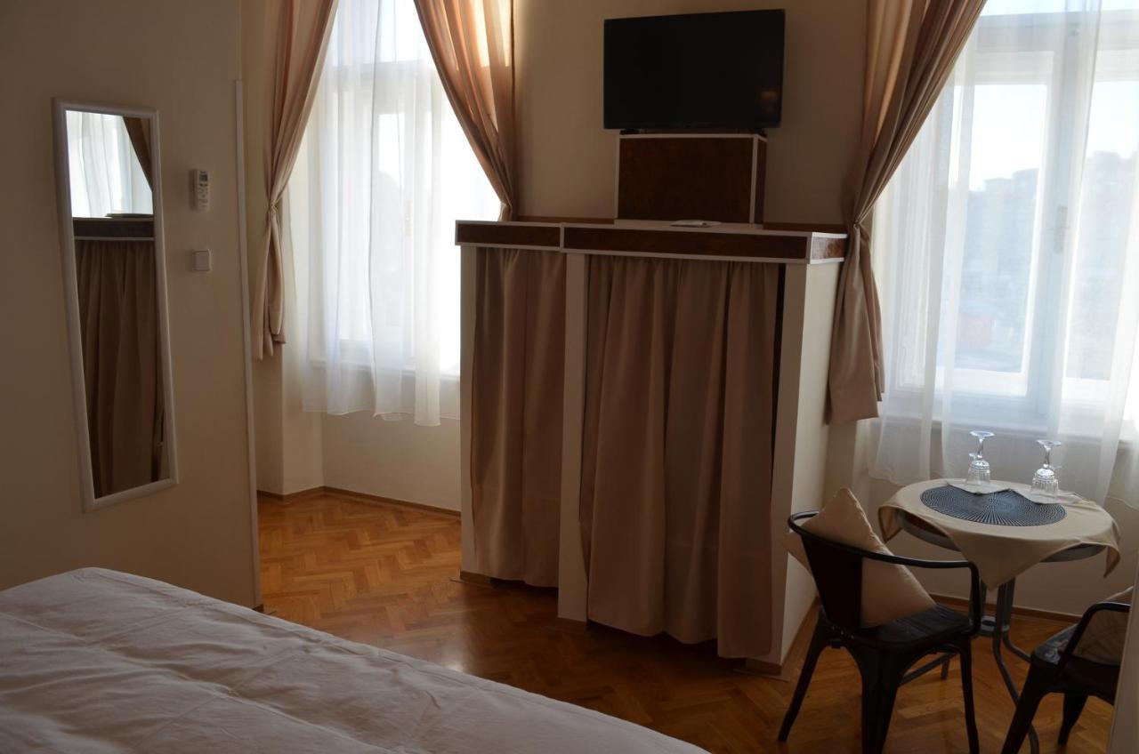 Rooms & Apartments Infinity 里耶卡 外观 照片