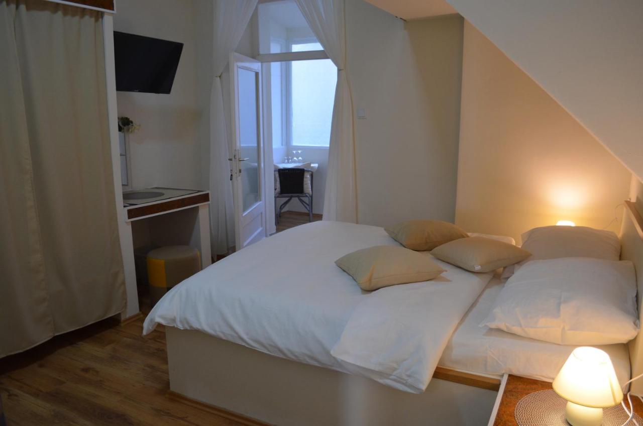 Rooms & Apartments Infinity 里耶卡 外观 照片